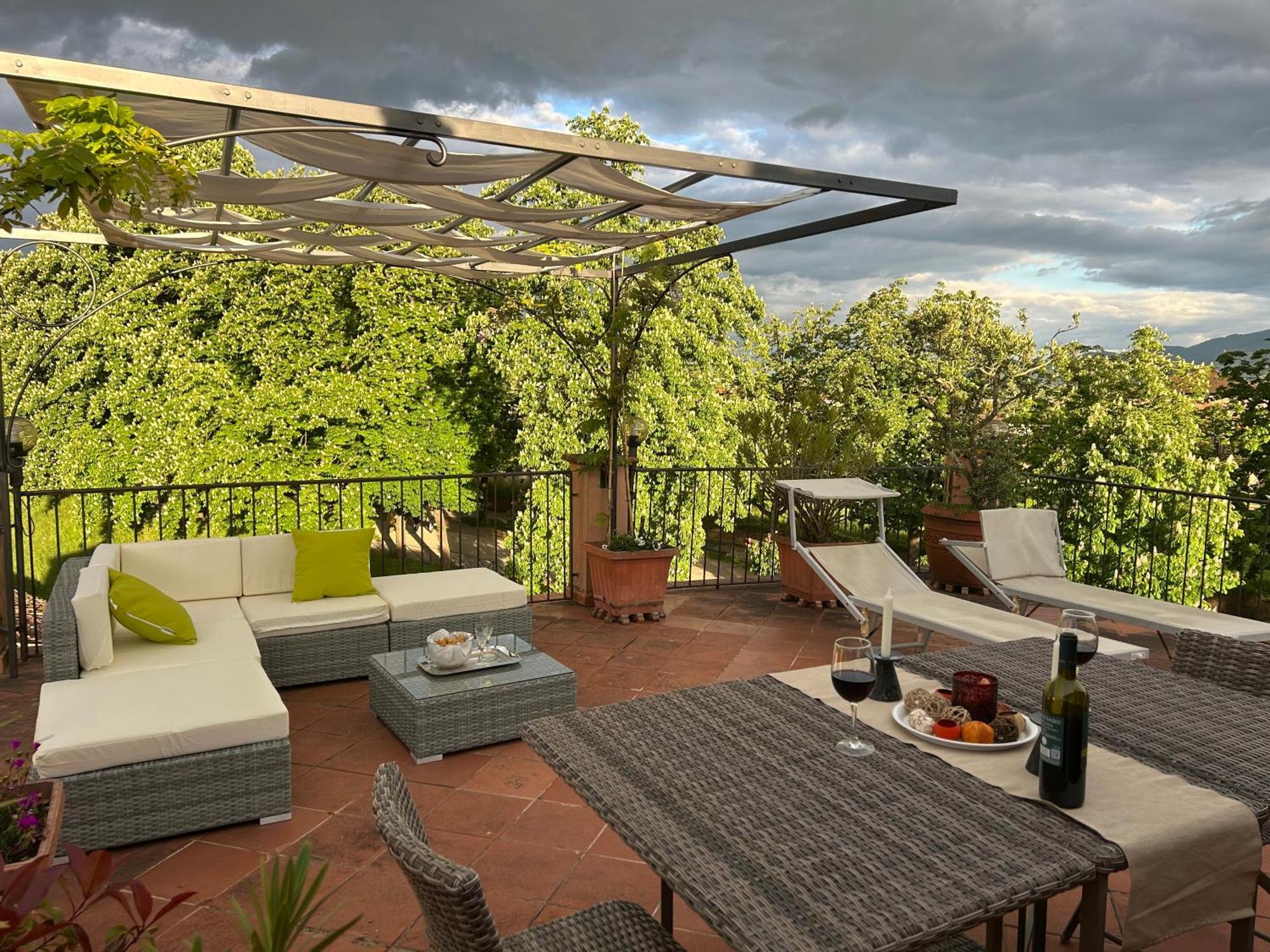 La Terrazza Fra Le Torri Apartment Lucca Exterior photo