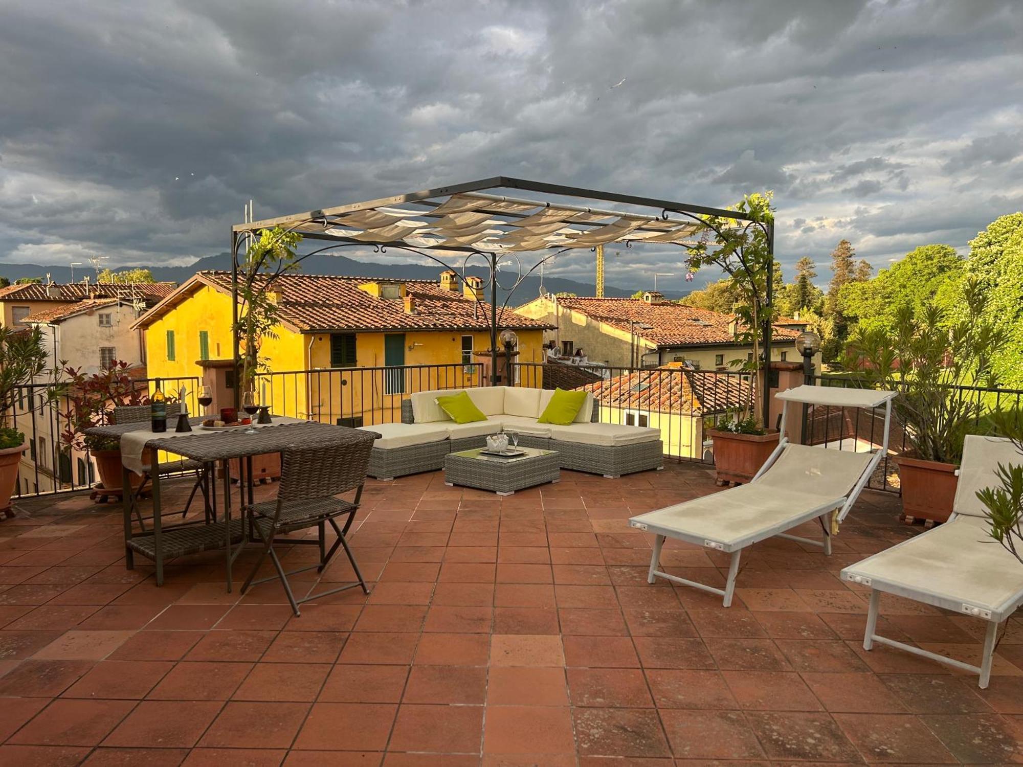 La Terrazza Fra Le Torri Apartment Lucca Exterior photo