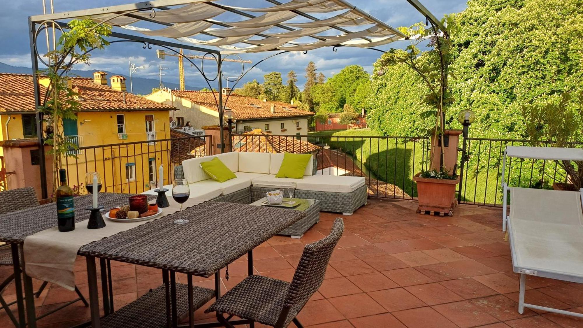 La Terrazza Fra Le Torri Apartment Lucca Exterior photo