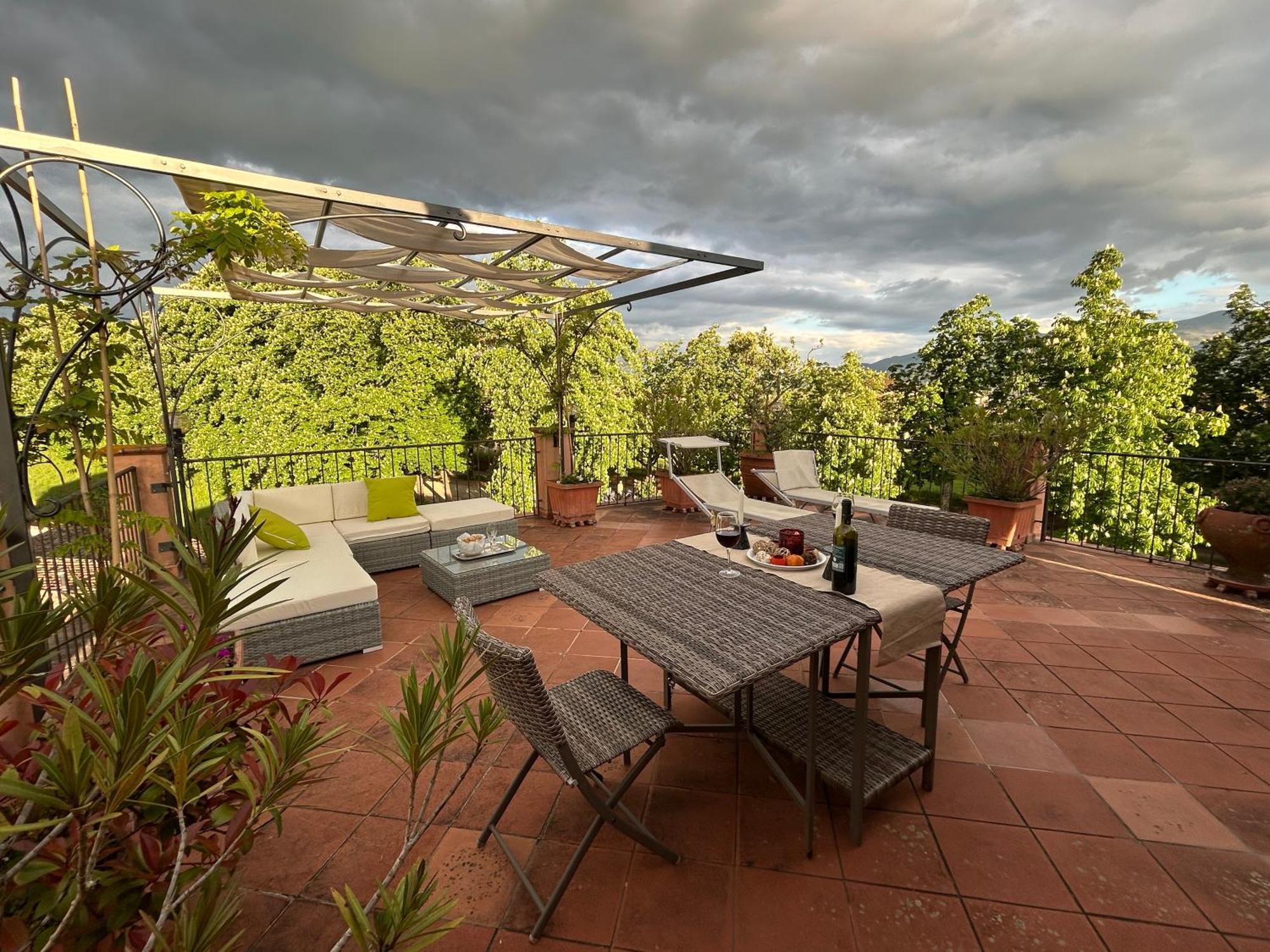 La Terrazza Fra Le Torri Apartment Lucca Exterior photo